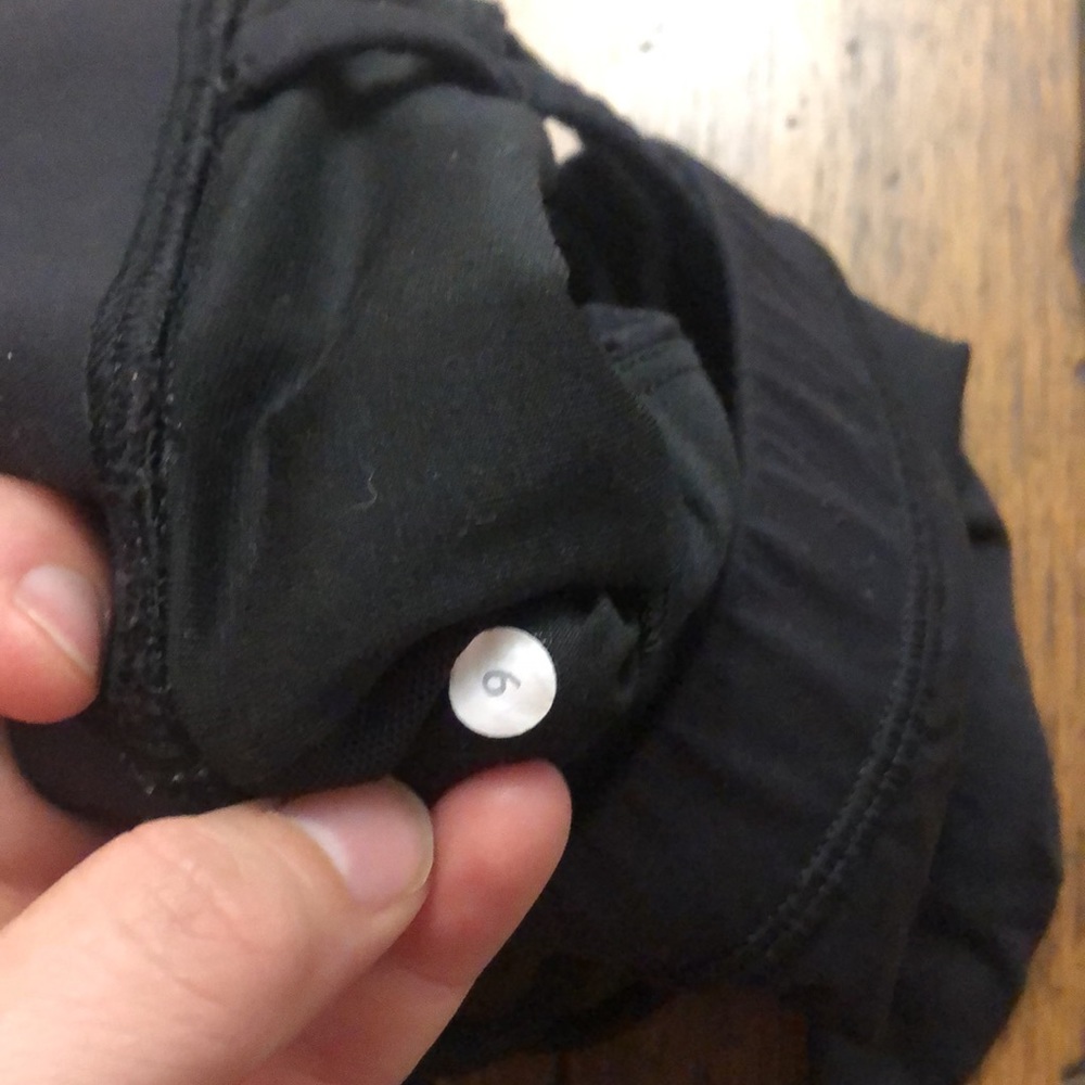 Lululemon Energy Bra, used, size 6 - Picture 4 of 4